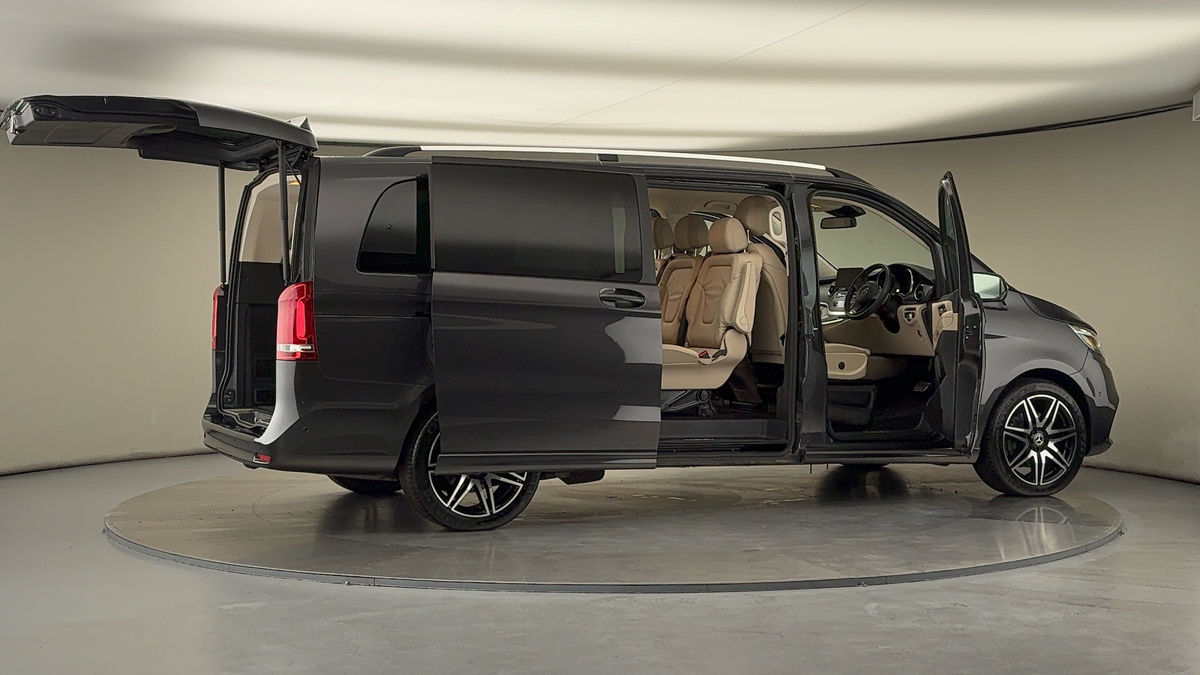 Used Mercedes-Benz V-Class 2024 for sale - 78213287: Photo 64