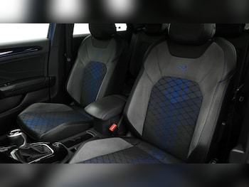 Used Volkswagen T-Roc 2022 for sale - 75254671: Photo