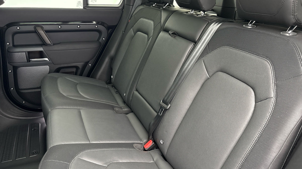 Used Land Rover Defender 110 2022 for sale - 76334549: Photo 15