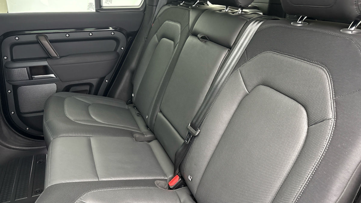 Used Land Rover Defender 110 2022 for sale - 76334549: Photo 16