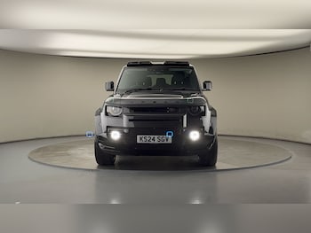 Used Land Rover Defender 130 2024 for sale - 76081571: Photo