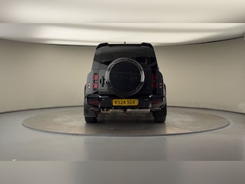 Used Land Rover Defender 130 2024 for sale - 76081571: Photo