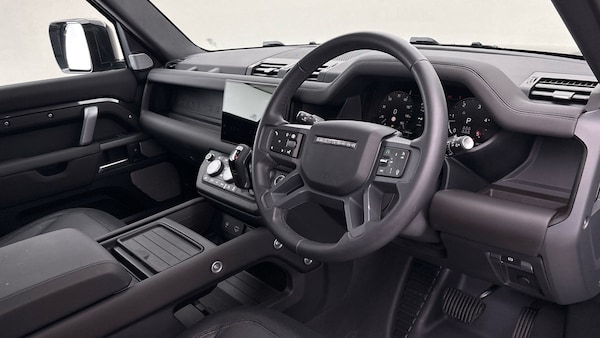 Used Land Rover Defender 130 2024 for sale - 76081571: Photo 5