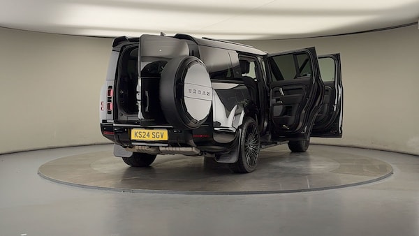 Used Land Rover Defender 130 2024 for sale - 76081571: Photo 66
