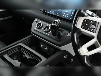 Used Land Rover Defender 110 2021 for sale - 75123395: Photo