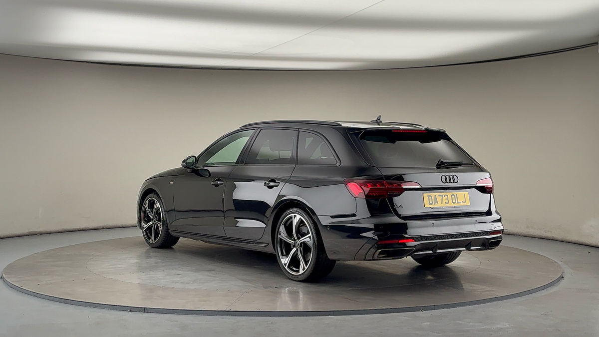 Used Audi A4 Avant 2023 for sale - 75987110: Photo 2