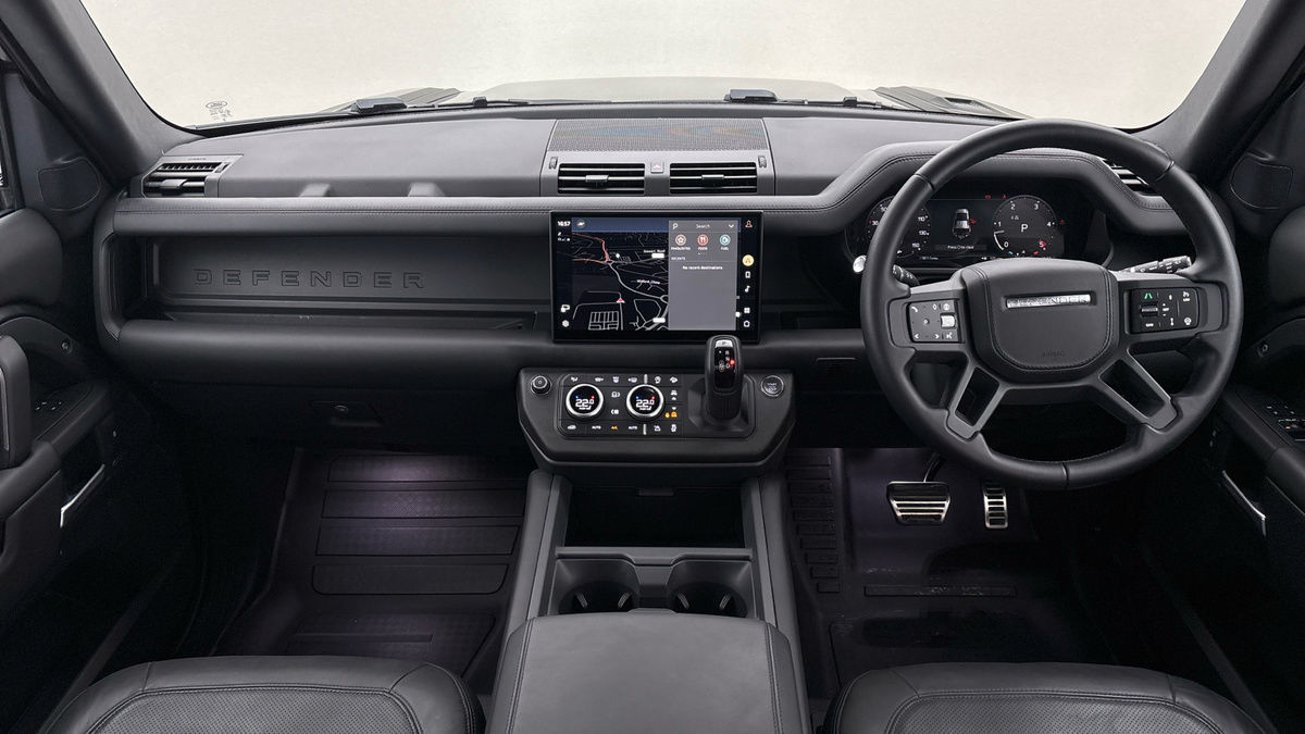 Used Land Rover Defender 110 2024 for sale - 76430645: Photo 12