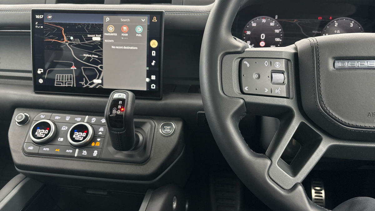 Used Land Rover Defender 110 2024 for sale - 76430645: Photo 13