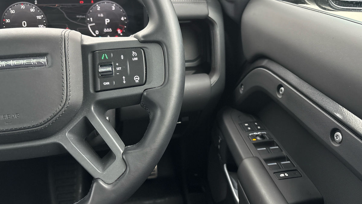 Used Land Rover Defender 110 2024 for sale - 76430645: Photo 14