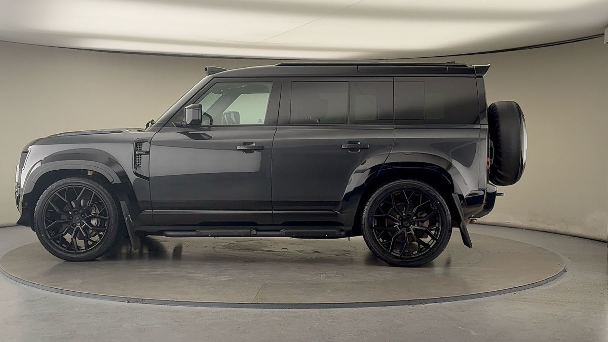 Used Land Rover Defender 110 2024 for sale - 76430645: Photo 31