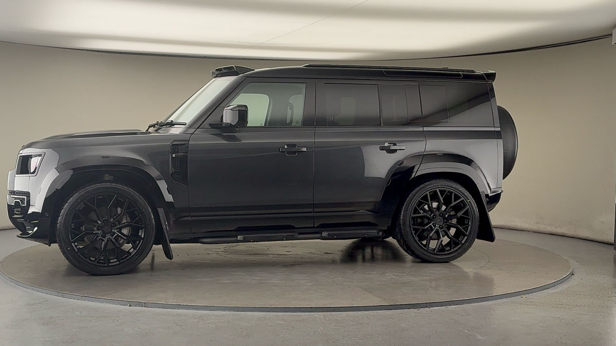 Used Land Rover Defender 110 2024 for sale - 76430645: Photo 32