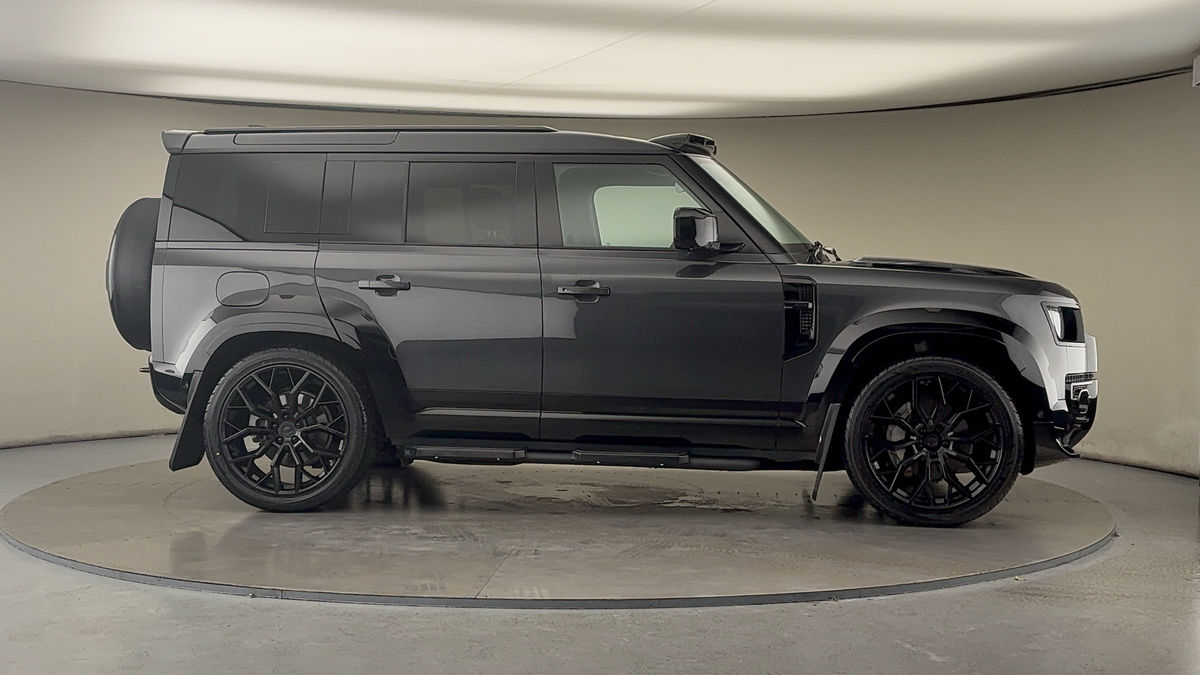 Used Land Rover Defender 110 2024 for sale - 76430645: Photo 40