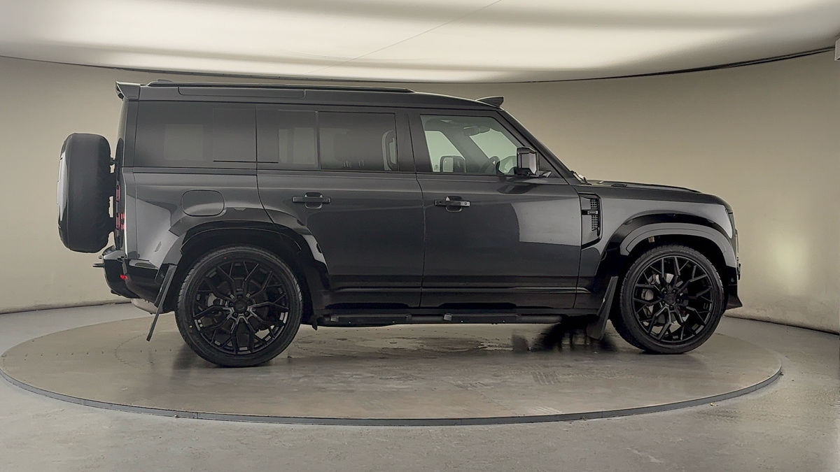 Used Land Rover Defender 110 2024 for sale - 76430645: Photo 41