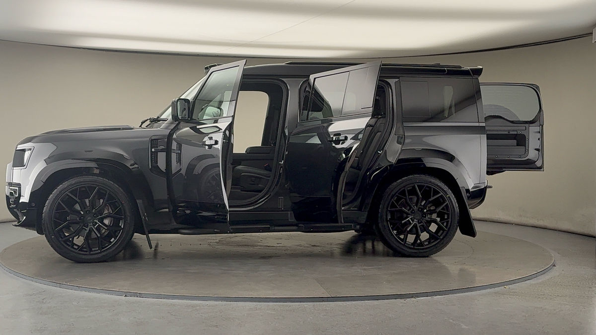 Used Land Rover Defender 110 2024 for sale - 76430645: Photo 51