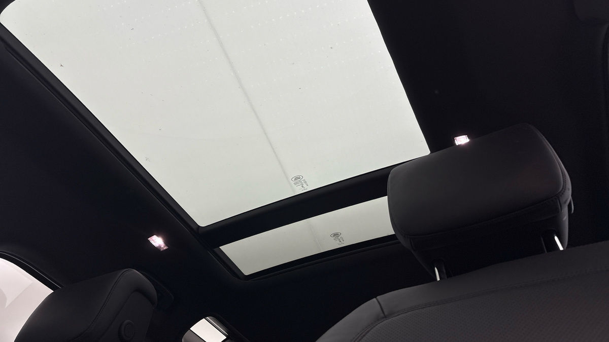 Used Land Rover Defender 110 2024 for sale - 76430645: Photo 6