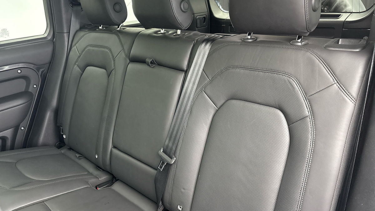 Used Land Rover Defender 110 2024 for sale - 76430645: Photo 8
