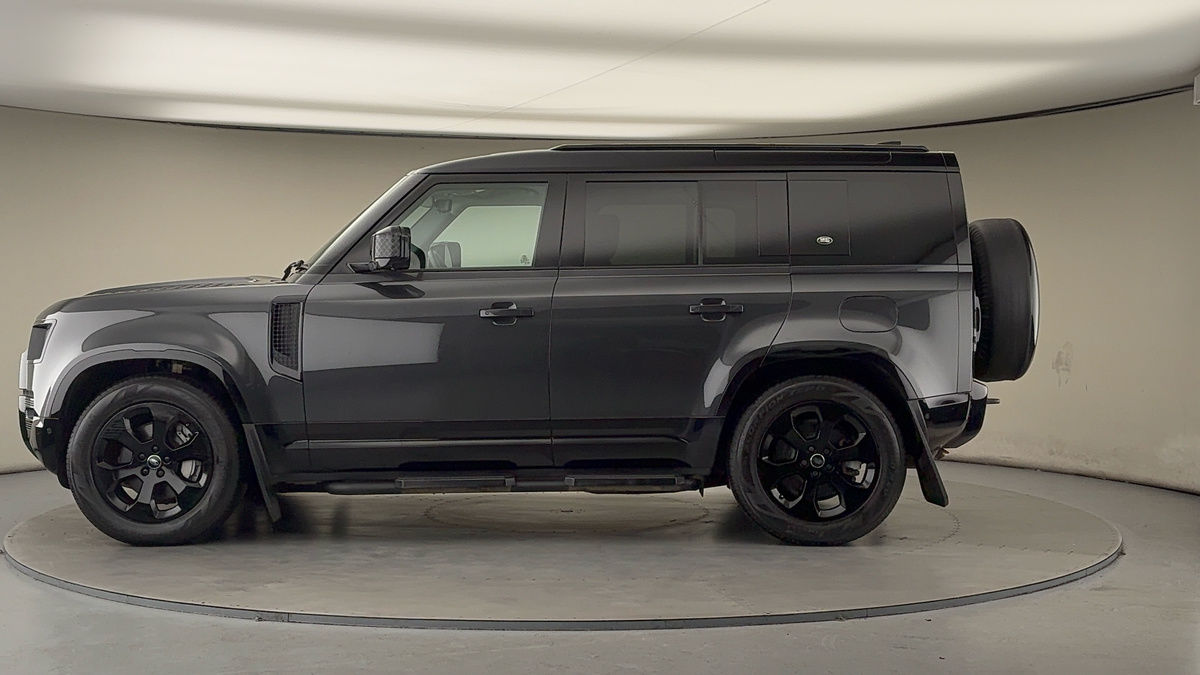 Used Land Rover Defender 110 2023 for sale - 77129240: Photo 15