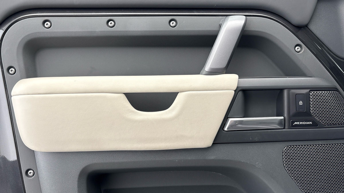 Used Land Rover Defender 110 2023 for sale - 77129240: Photo 19