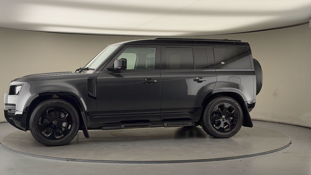 Used Land Rover Defender 110 2023 for sale - 77129240: Photo 29