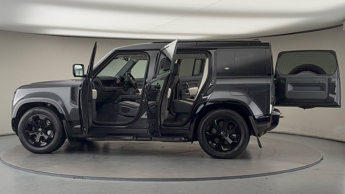 Used Land Rover Defender 110 2023 for sale - 77129240: Photo 47
