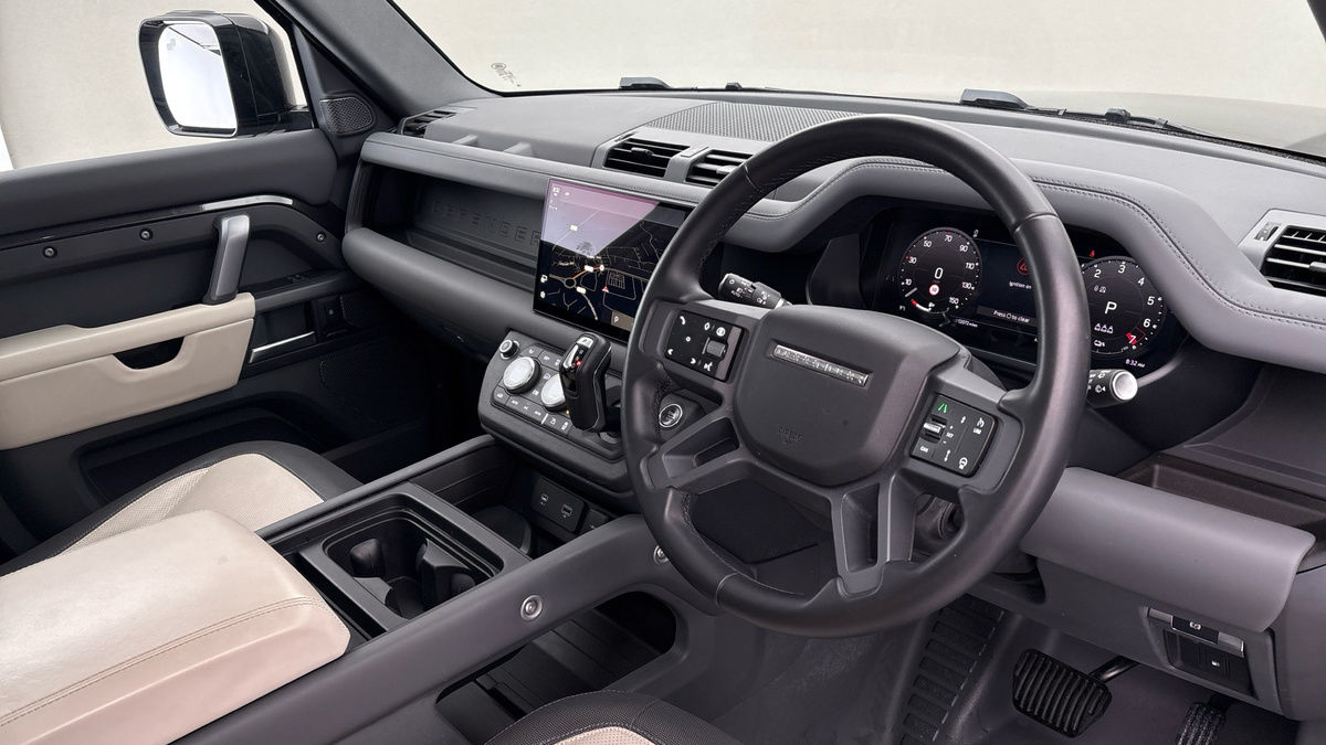 Used Land Rover Defender 110 2023 for sale - 77129240: Photo 5