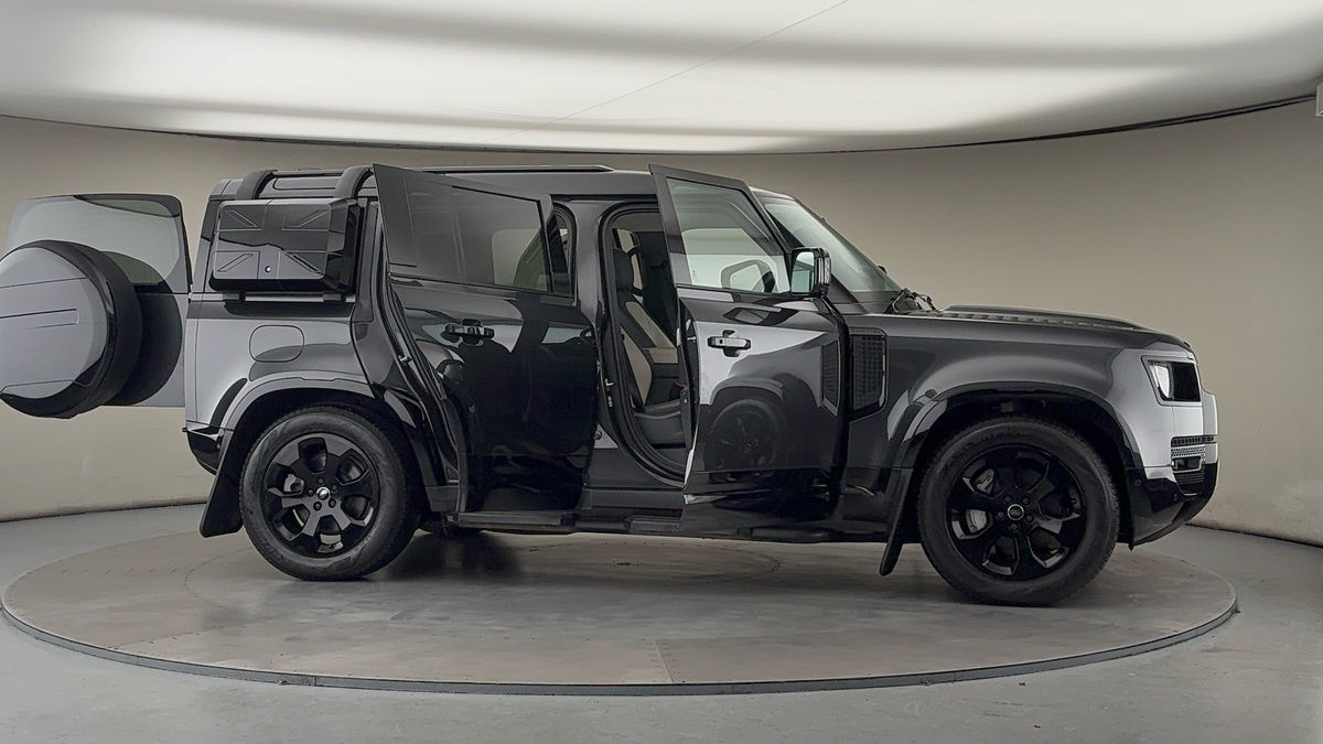 Used Land Rover Defender 110 2023 for sale - 77129240: Photo 56