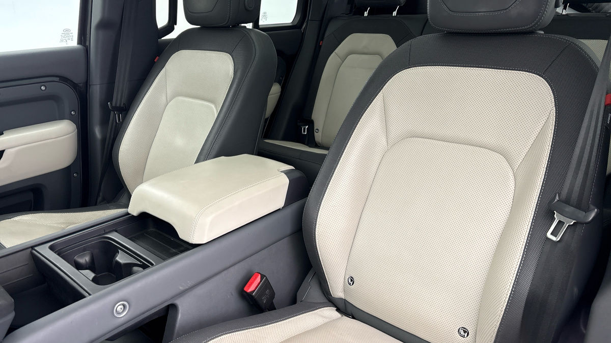 Used Land Rover Defender 110 2023 for sale - 77129240: Photo 7