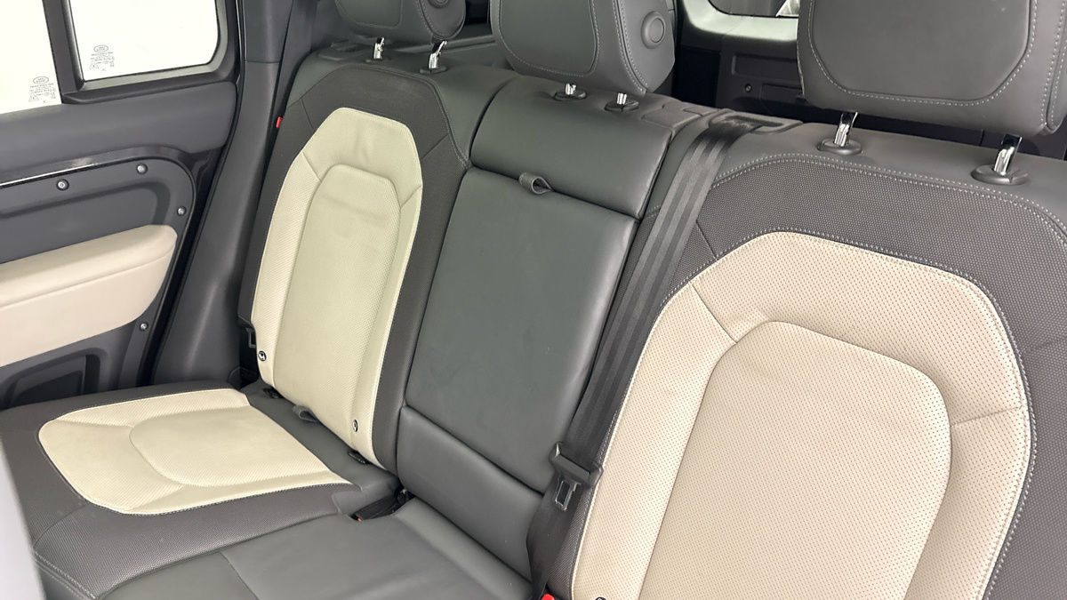 Used Land Rover Defender 110 2023 for sale - 77129240: Photo 8