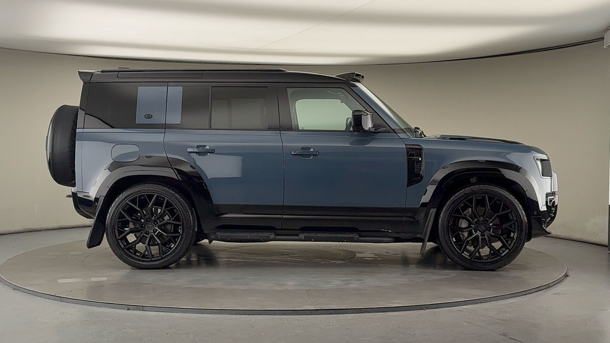 Used Land Rover Defender 110 2022 for sale - 76821423: Photo 16