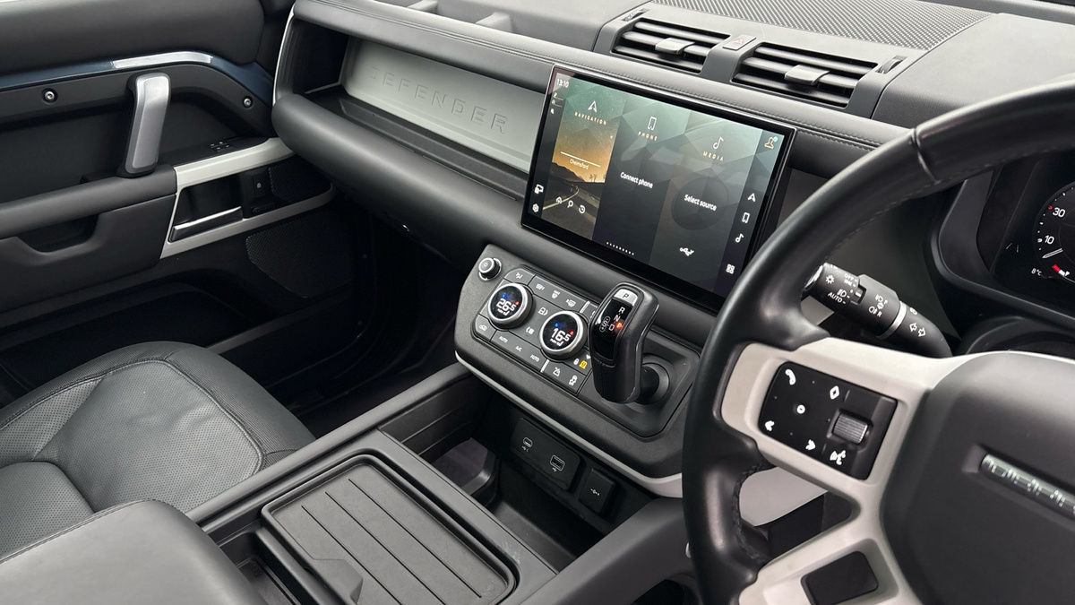 Used Land Rover Defender 110 2022 for sale - 76821423: Photo 18