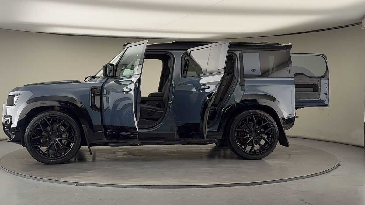 Used Land Rover Defender 110 2022 for sale - 76821423: Photo 51