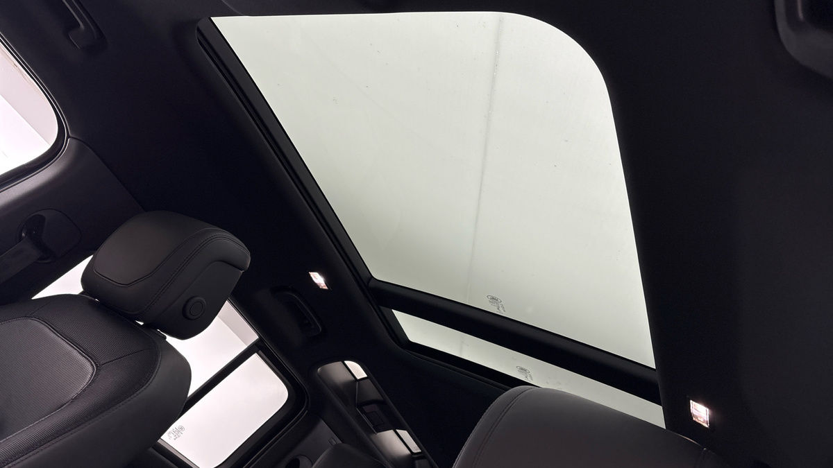 Used Land Rover Defender 110 2022 for sale - 76821423: Photo 6