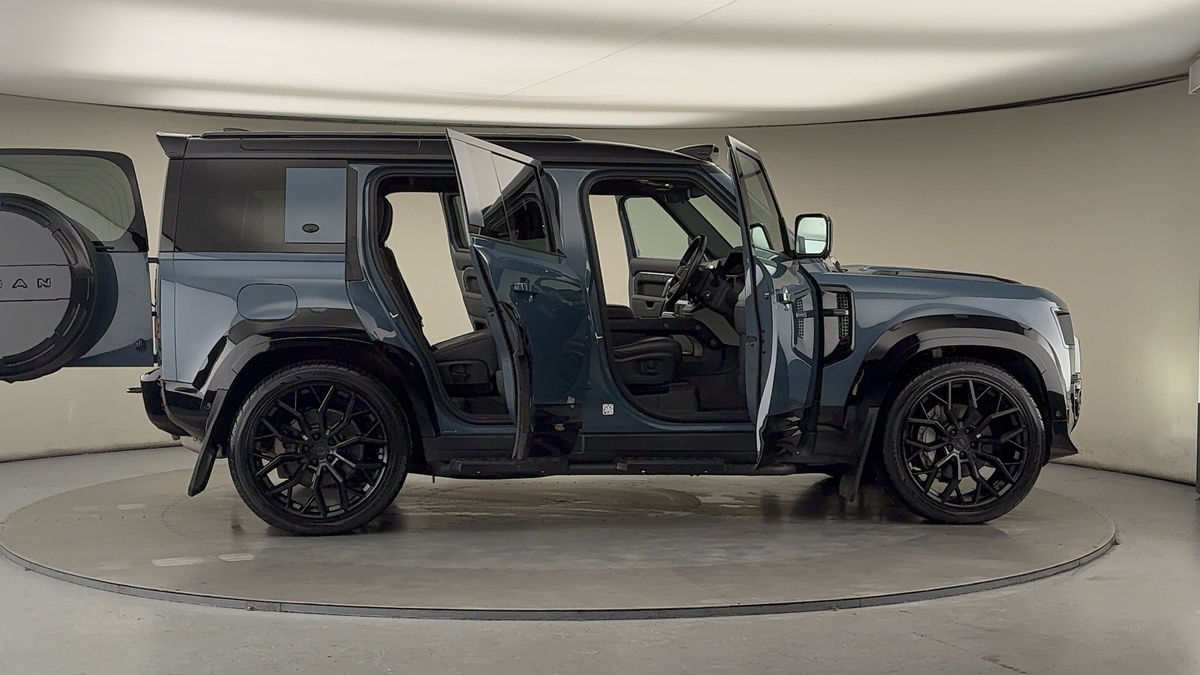 Used Land Rover Defender 110 2022 for sale - 76821423: Photo 60