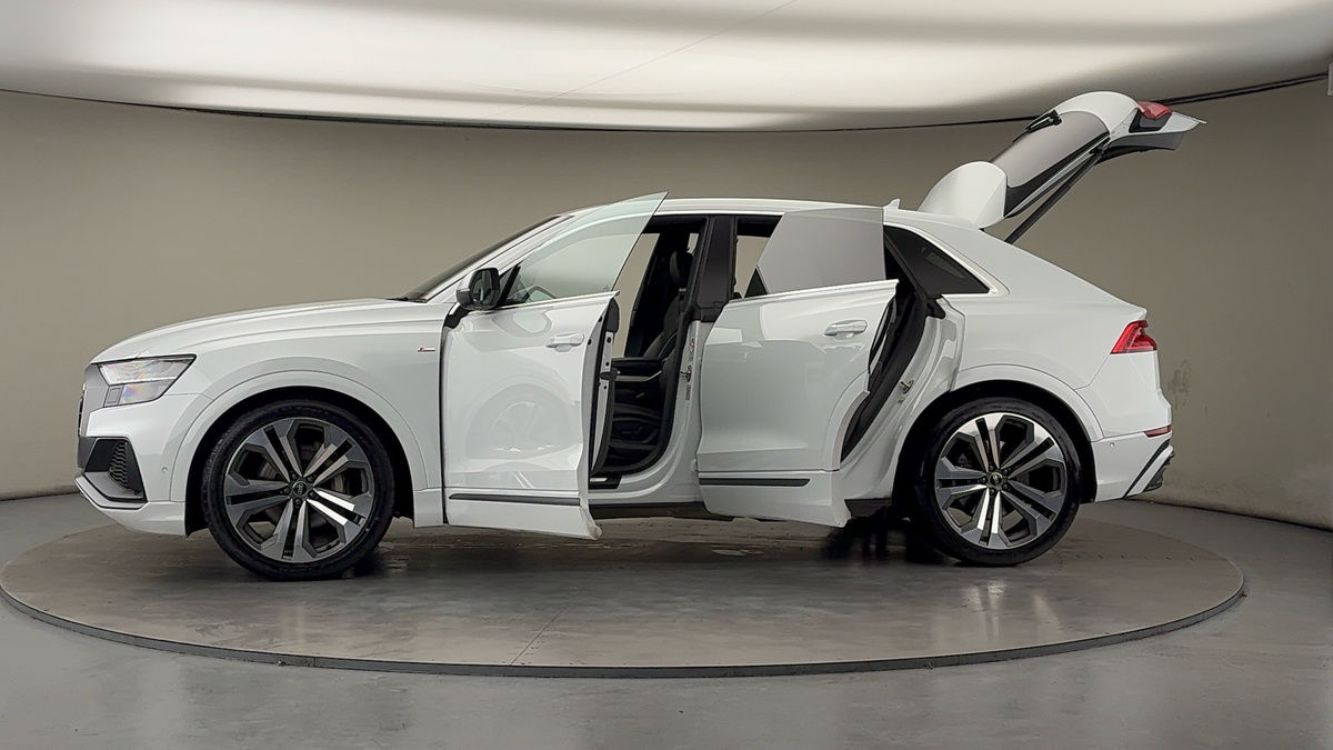 Used Audi Q8 2022 for sale - 76510576: Photo 47