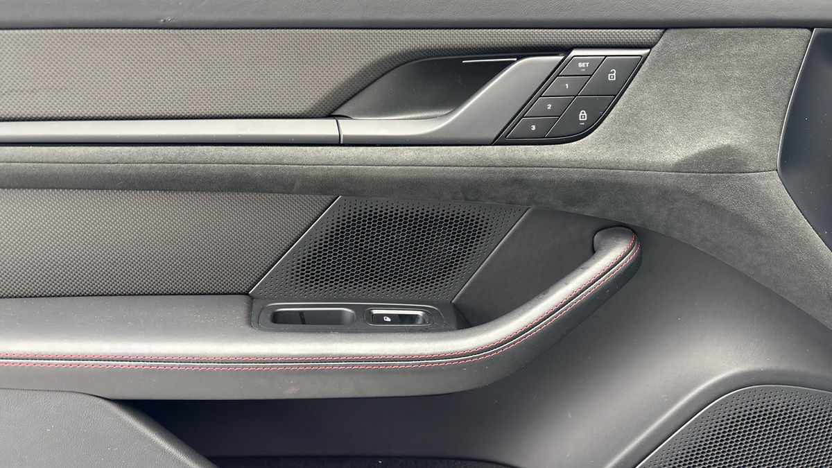 Used Porsche Taycan 2024 for sale - 77494462: Photo 19