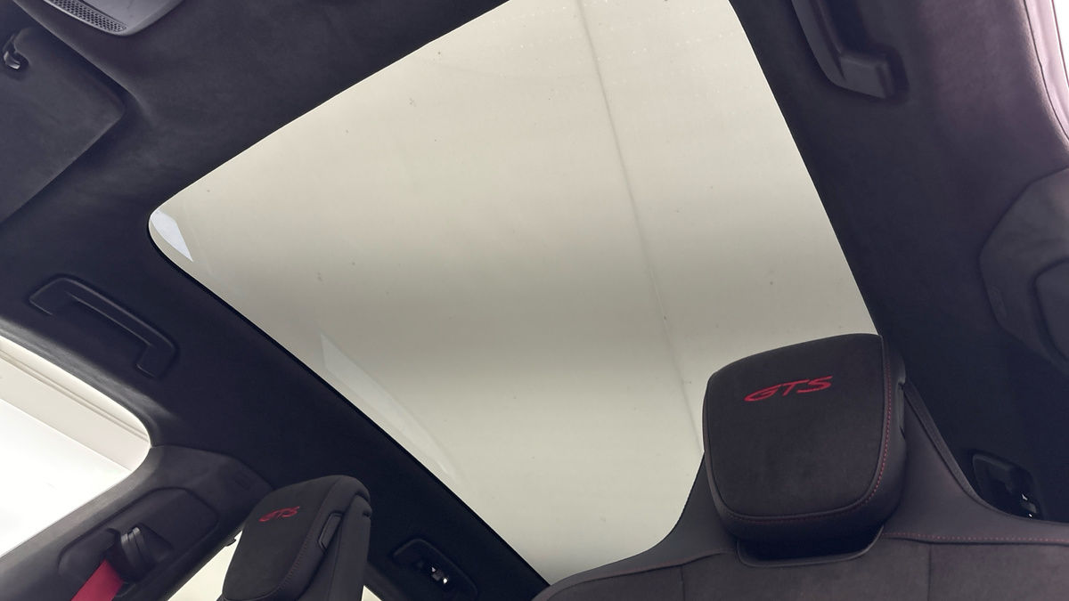 Used Porsche Taycan 2024 for sale - 77494462: Photo 6