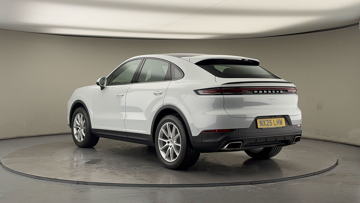 Used Porsche Cayenne 2025 for sale - 77749393: Photo 2