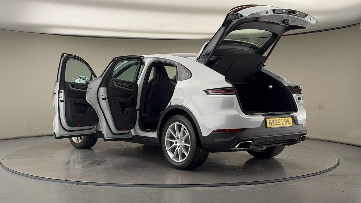 Used Porsche Cayenne 2025 for sale - 77749393: Photo 44