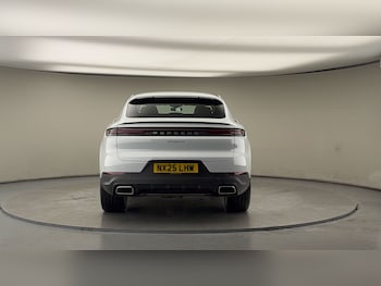 Used Porsche Cayenne 2025 for sale - 77749393: Photo