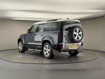 Used Land Rover Defender 2023 for sale - 78300137: Photo