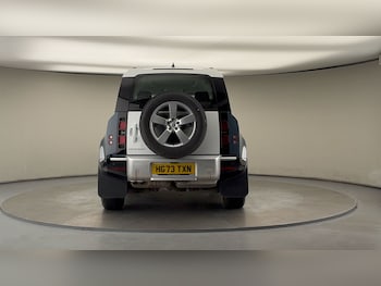 Used Land Rover Defender 2023 for sale - 78300137: Photo