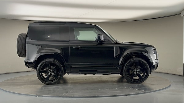 Used Land Rover Defender 90 2021 for sale - 76197991: Photo 16