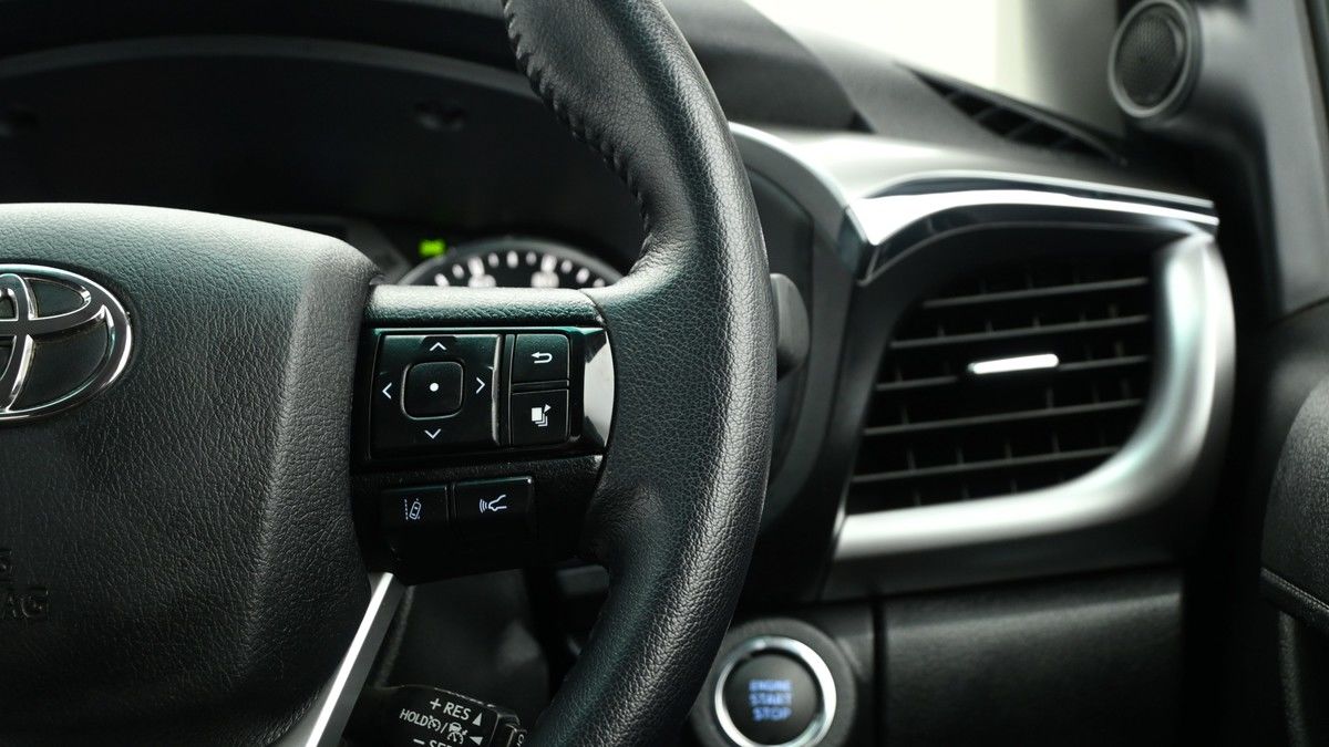 Used Toyota Hilux 2024 for sale - 75398536: Photo 15