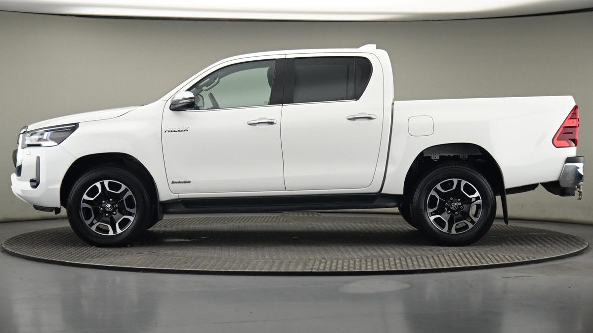 Used Toyota Hilux 2024 for sale - 75398536: Photo 22