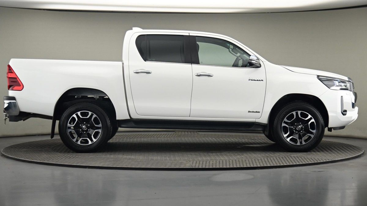 Used Toyota Hilux 2024 for sale - 75398536: Photo 26