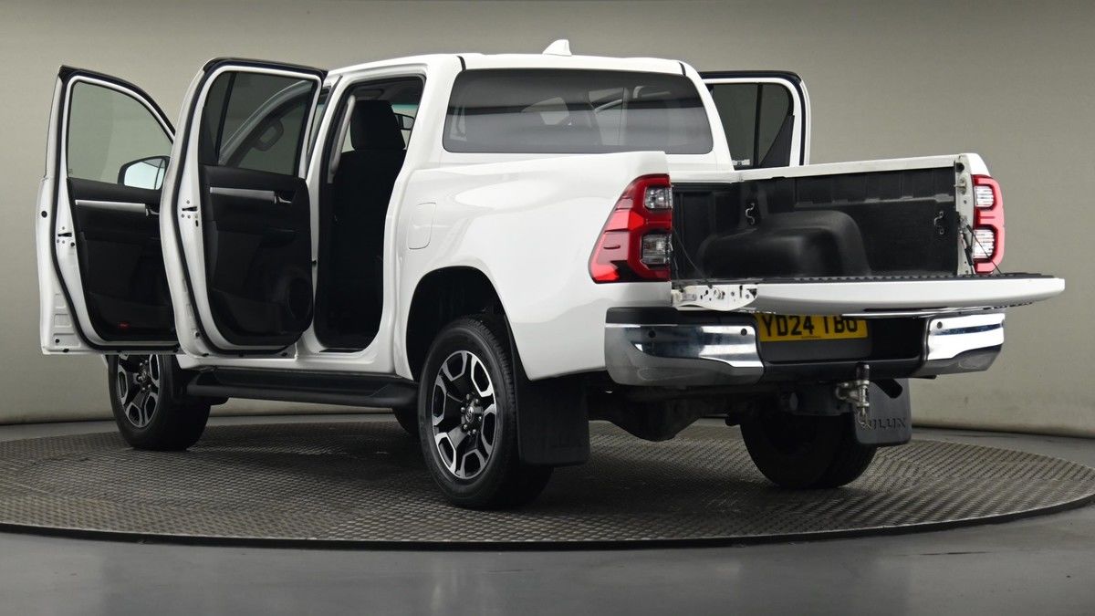 Used Toyota Hilux 2024 for sale - 75398536: Photo 28