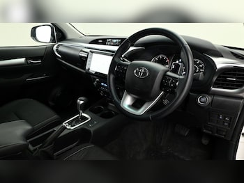 Used Toyota Hilux 2024 for sale - 75398536: Photo