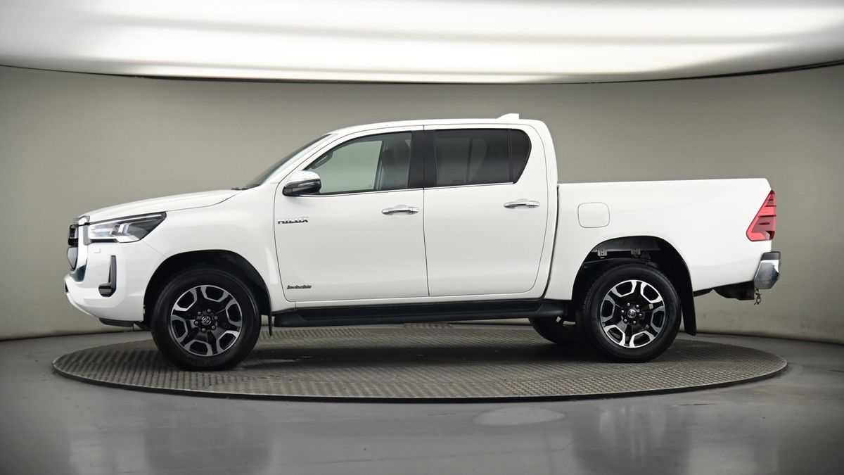 Used Toyota Hilux 2024 for sale - 75398536: Photo 34