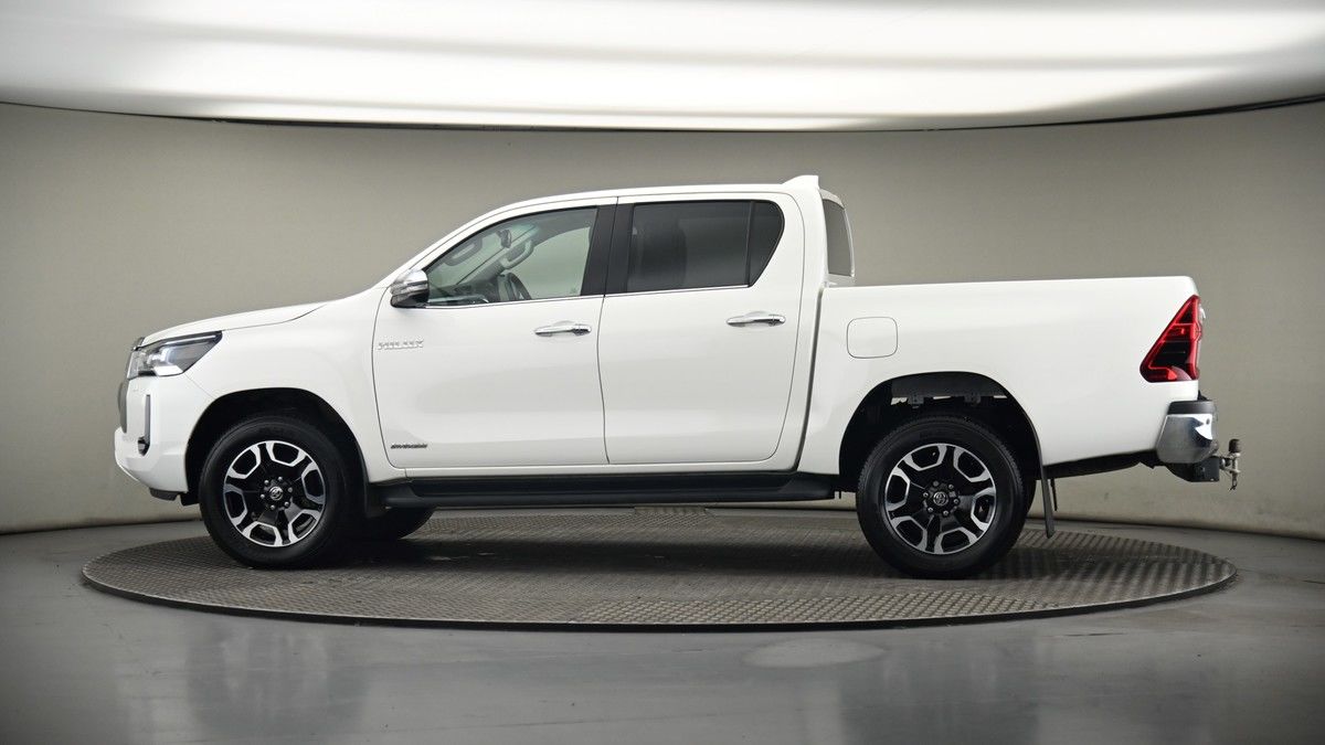 Used Toyota Hilux 2024 for sale - 75398536: Photo 35