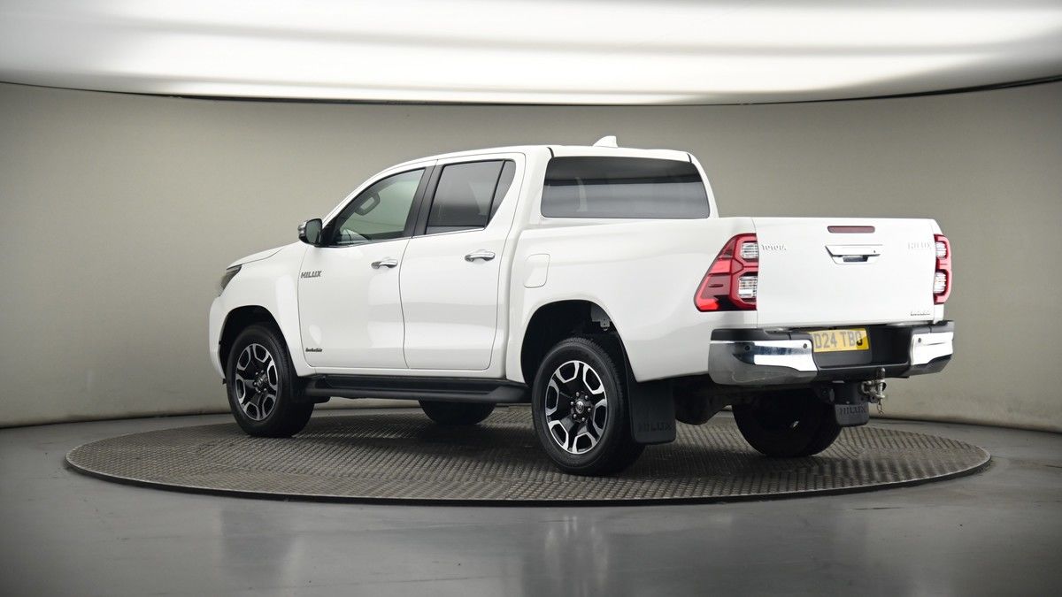 Used Toyota Hilux 2024 for sale - 75398536: Photo 37